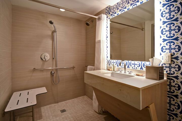 DoubleTree by Hilton Virginia Beach Oceanfront South