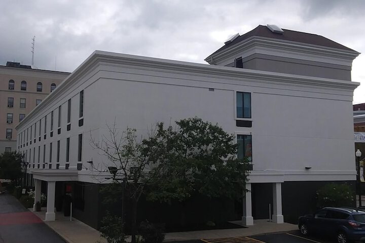 Hotel 6 of 49