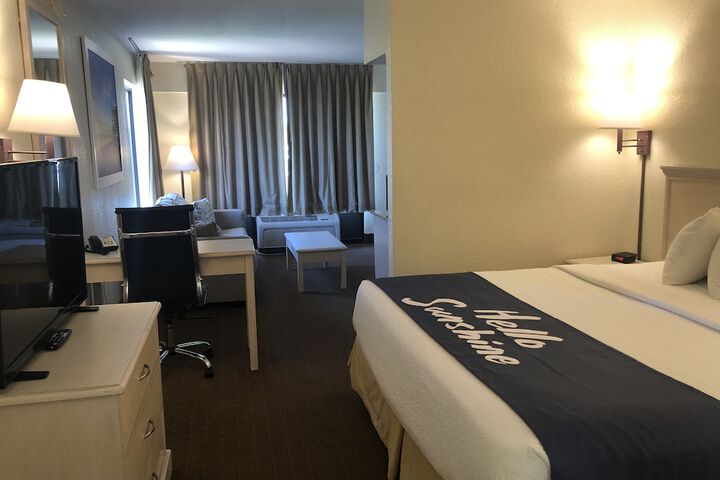 Room 15 of 40