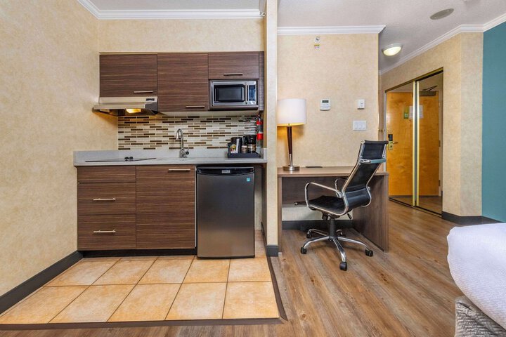 Room 13 of 39