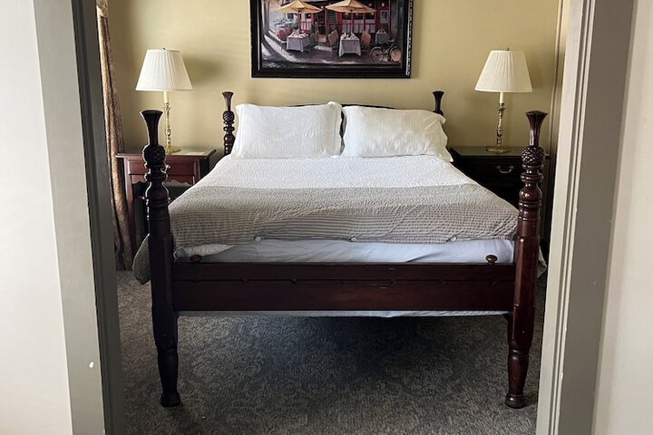 Room 18 of 43