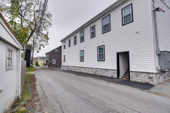 Dtwn Lititz Apt Half-mi to Park!