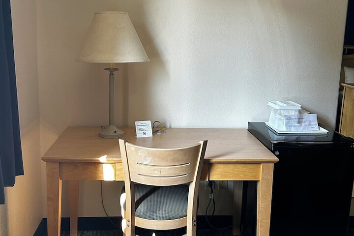 Room 9 of 11
