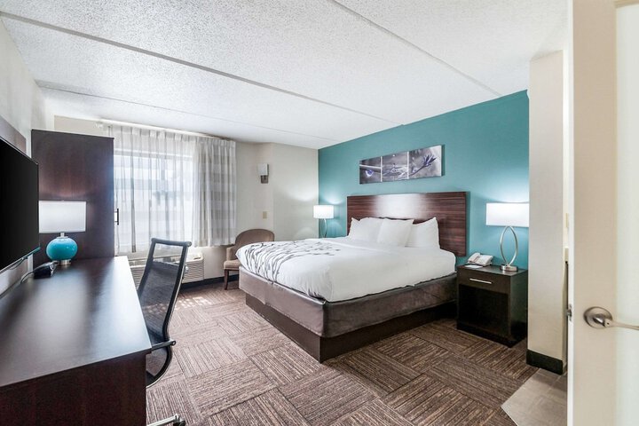 Room 21 of 32