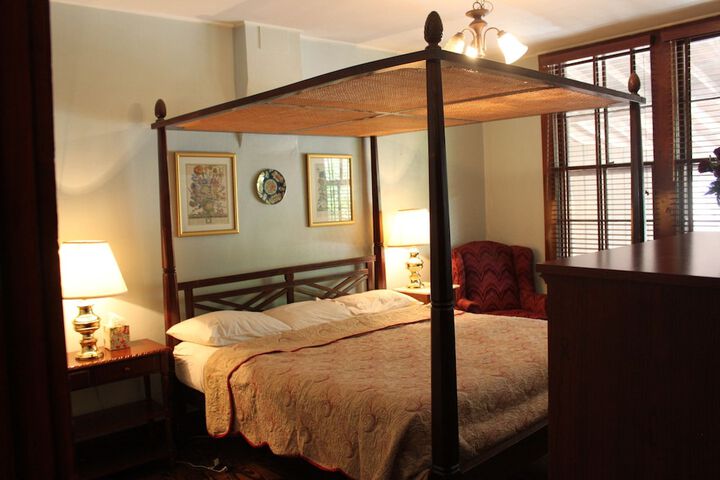 Room 68 of 80