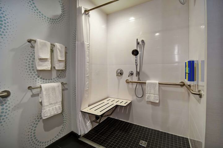Room 12 of 34