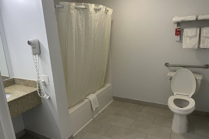 Room 10 of 34