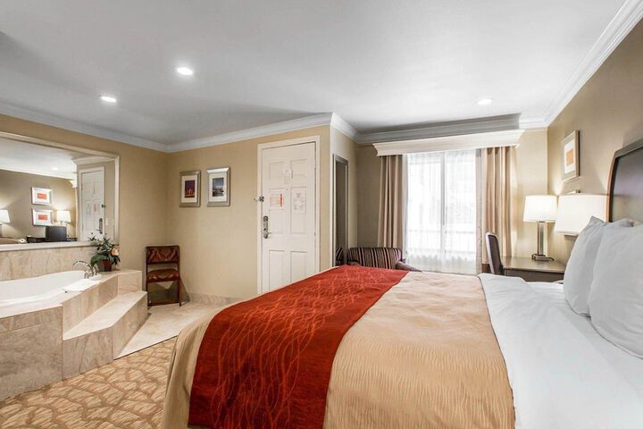 Room 15 of 32