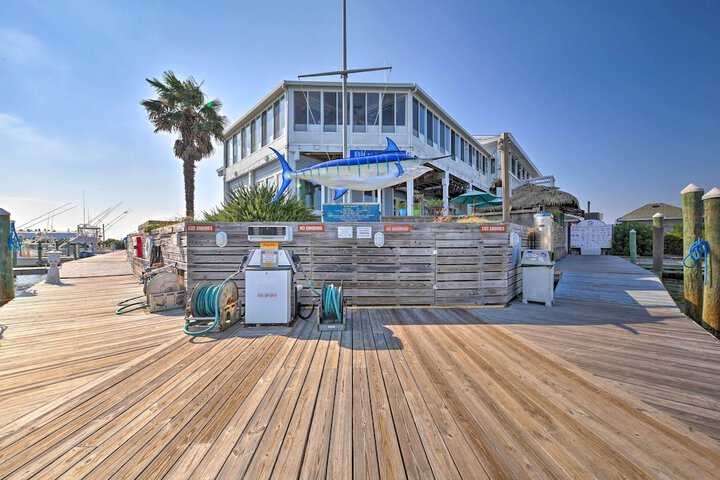 Manteo Waterfront Resort Home w / 30-ft Dock!