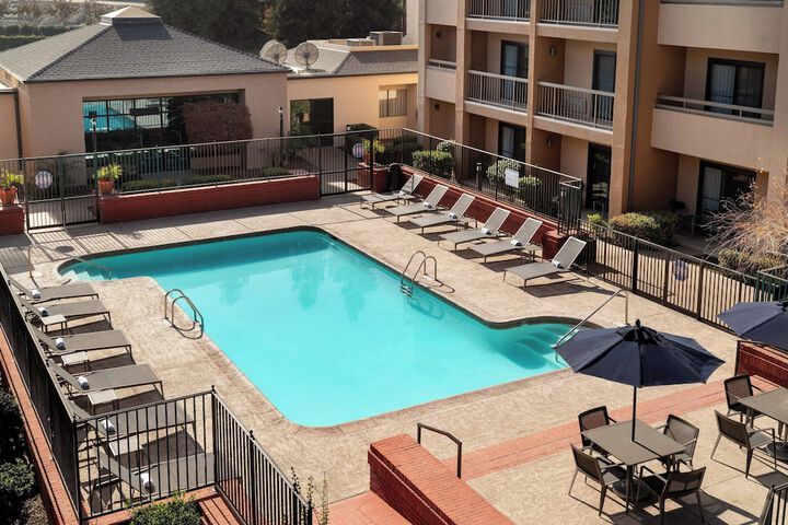 Pool 4 of 37