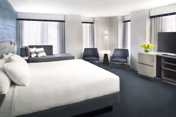 Room 13 of 35