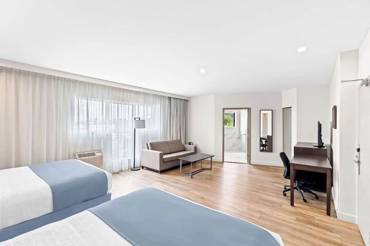 Room 12 of 34