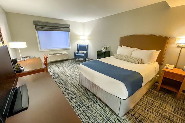Room 33 of 78
