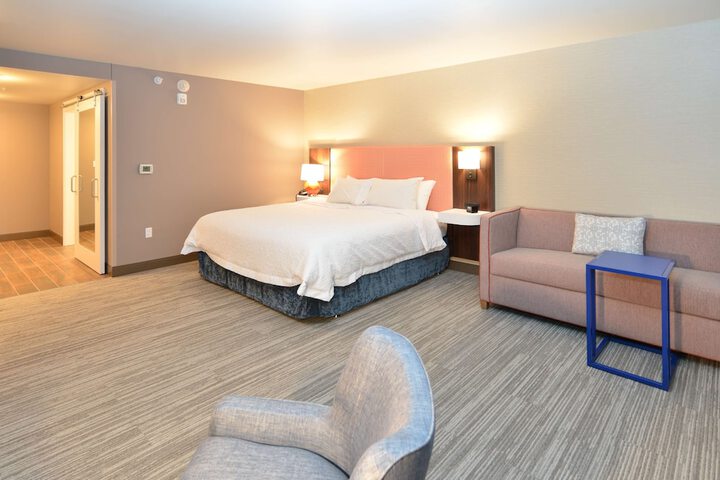 Room 33 of 55