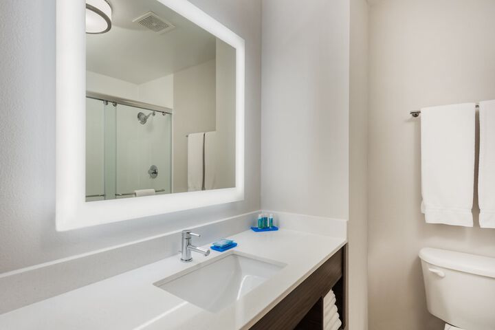 Room 15 of 26
