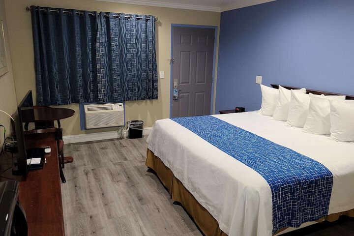 Room 42 of 44