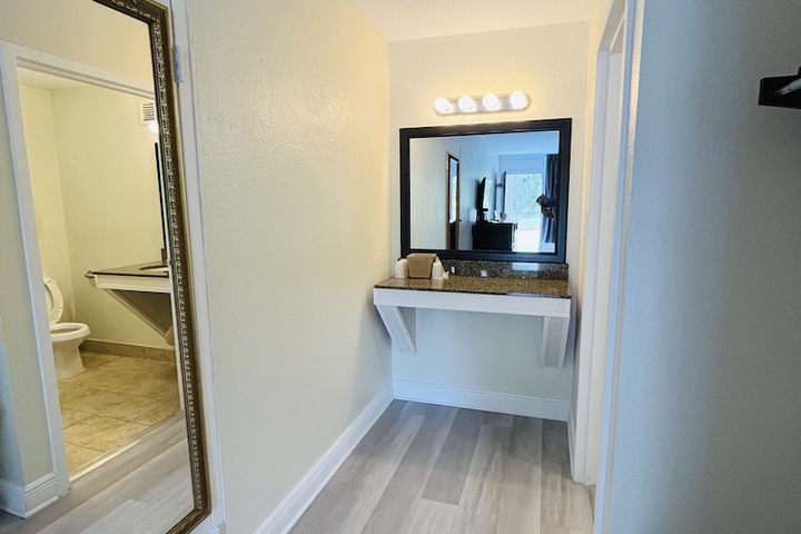 Room 21 of 26