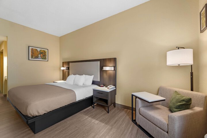 Quality Inn & Suites Bellville - Mansfield