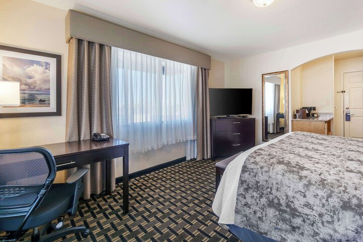 Room 25 of 66