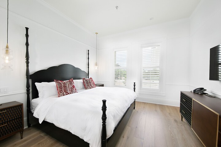 Room 10 of 71
