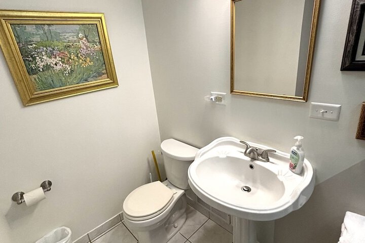 The Iris Garden Downtown Cottages and Suites