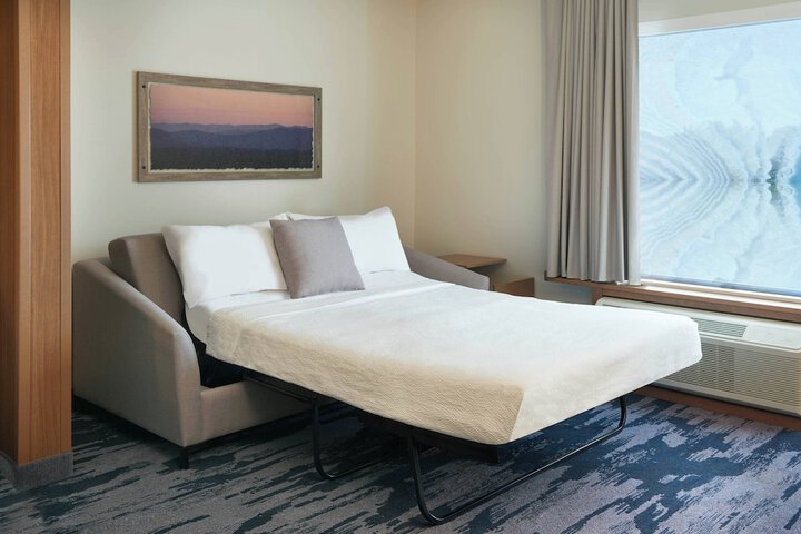 Room 18 of 32