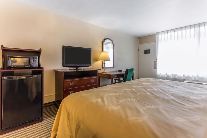 Room 15 of 38