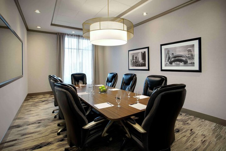 DoubleTree by Hilton Chicago Midway Airport