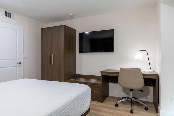 Room 53 of 83