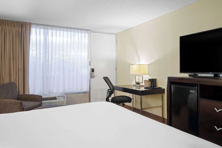 Room 30 of 55
