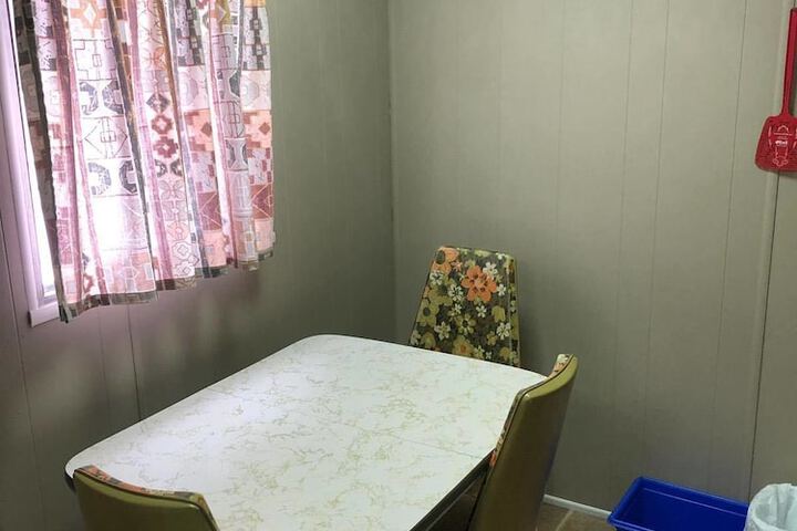 Room 27 of 51