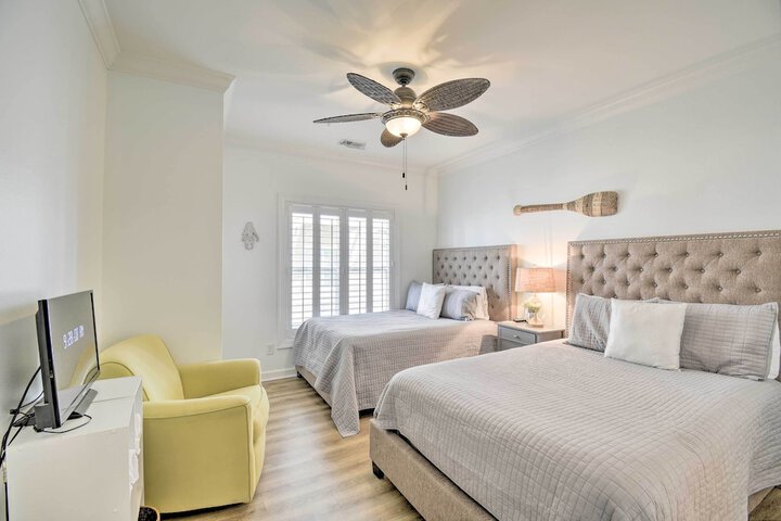 Ocean Isle Condo With Community Pool & Hot Tub!