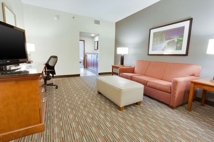 Room 9 of 40