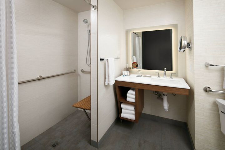 Room 21 of 62