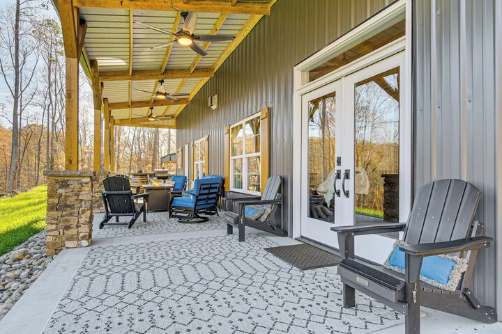 Family-friendly Barndominium Near Greenville!