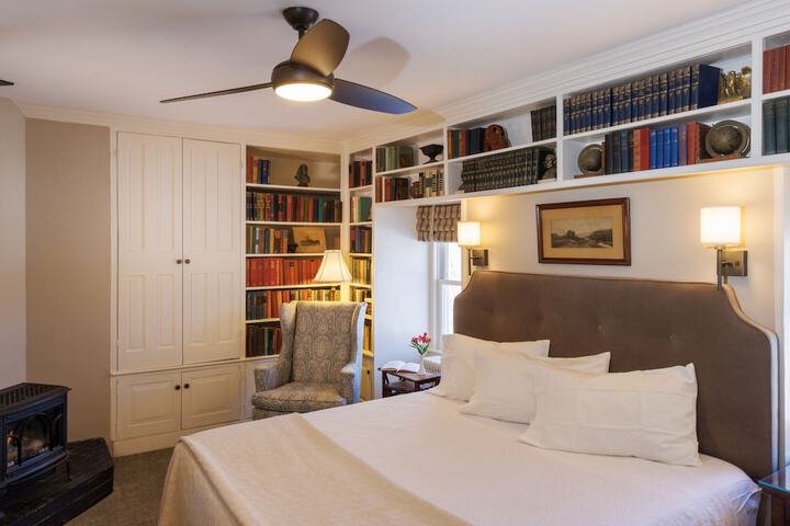 Room 17 of 76