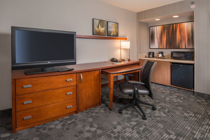 Room 16 of 30