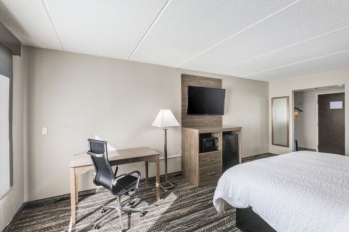 Room 10 of 29
