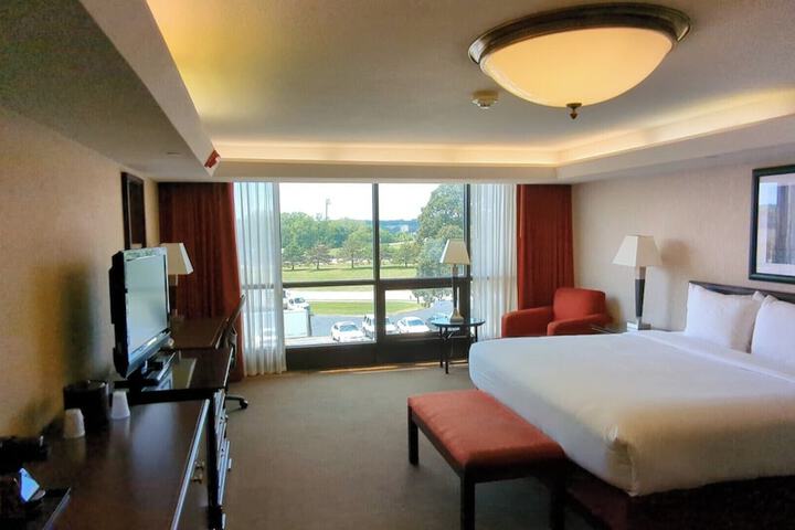 Room 14 of 28