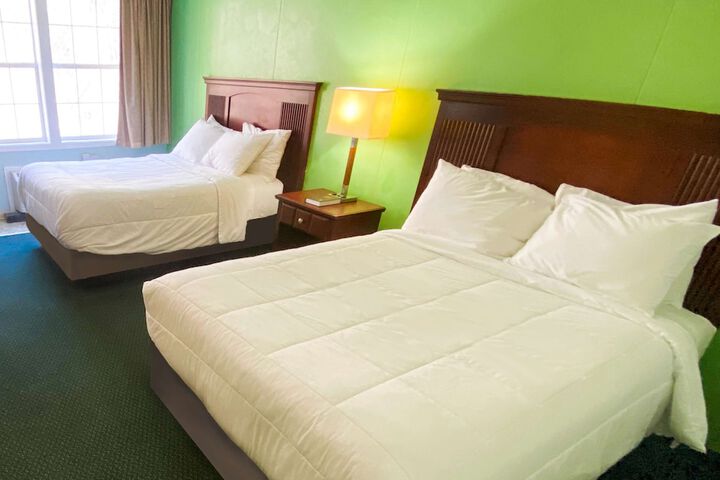 Room 6 of 9