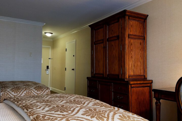 Room 36 of 62