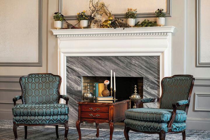 Lounge 62 of 74
