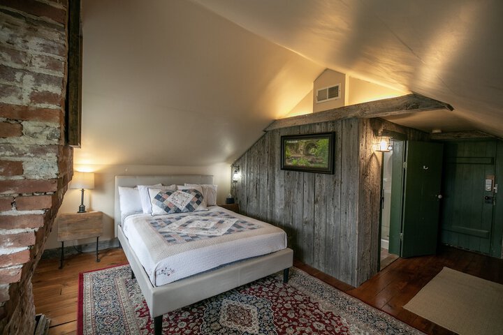 Room 4 of 29