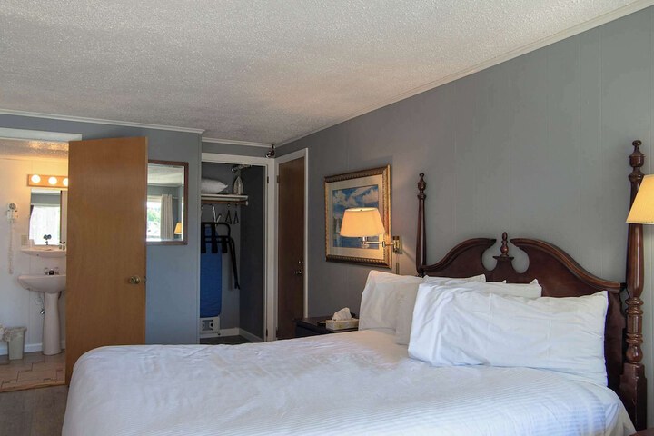 Room 38 of 247