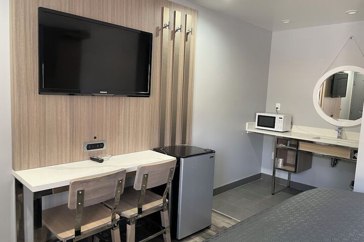 Room 6 of 7