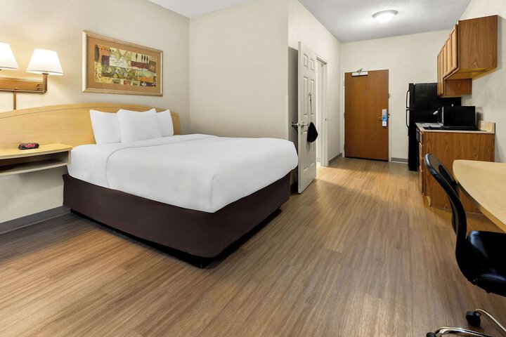 Room 15 of 27