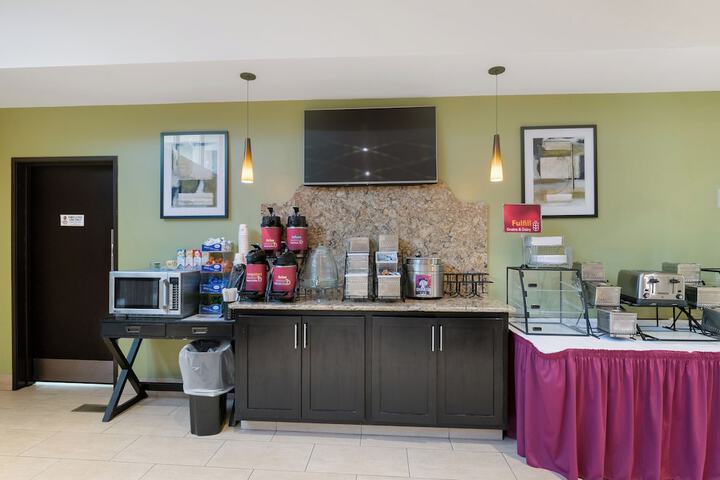 Comfort Inn & Suites