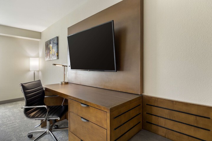 Room 9 of 35
