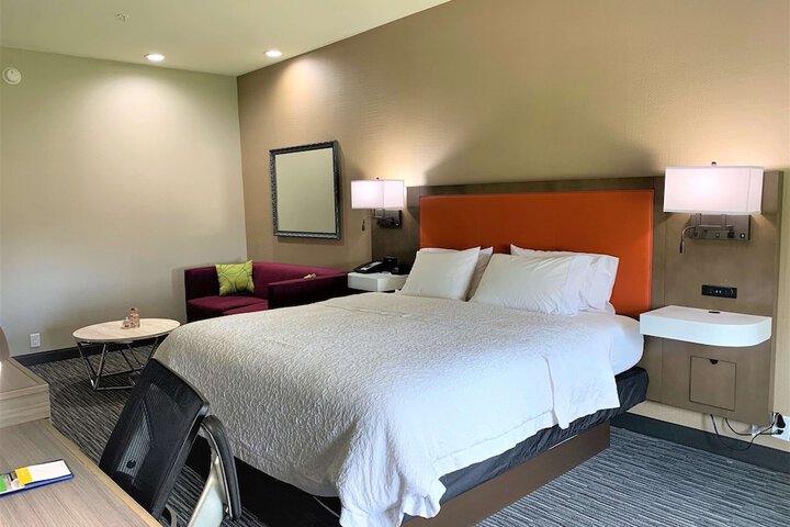 Room 32 of 79
