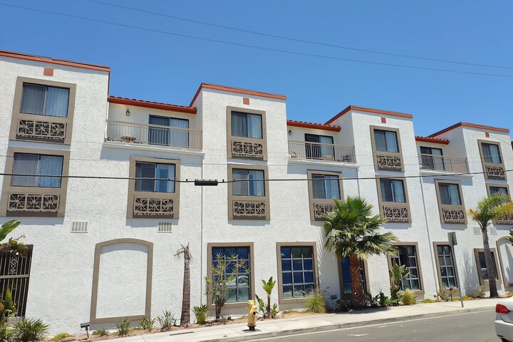 Hotel 2 of 77